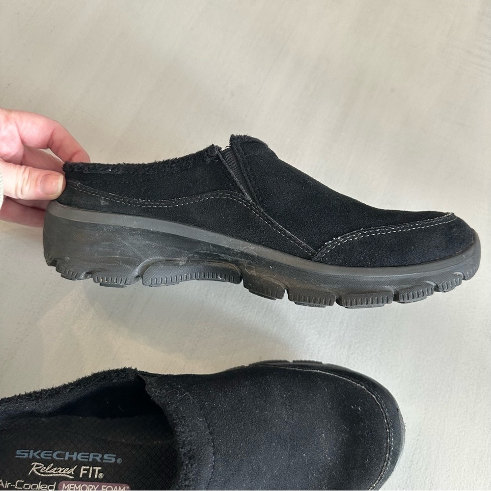 Skechers Relaxed Fit Air-Cooled Memory Foam Black Slip-On Sneakers Sz 8 GUC - Picture 7 of 10